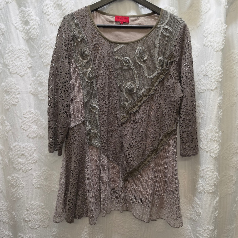 Lior Luxe Paris Womens L Mixed Media Crochet Lace‎ Patchwork Tunic Top Rosette